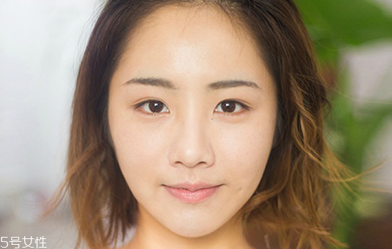 金色眼妝怎么畫(huà)好看 夏日混血妝妝容教程圖解