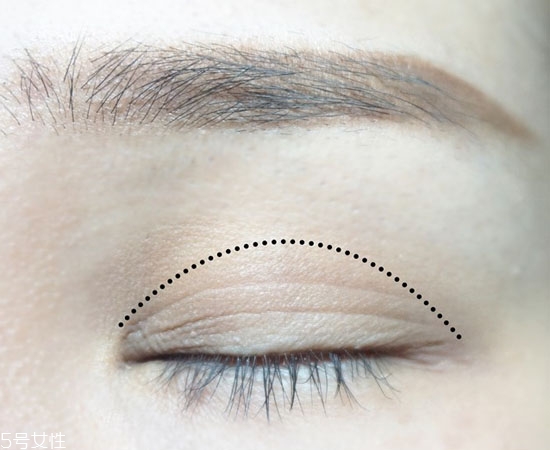 金色眼妝怎么畫(huà)好看 夏日混血妝妝容教程圖解