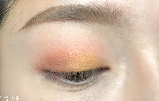 金色眼妝怎么畫(huà)好看 夏日混血妝妝容教程圖解