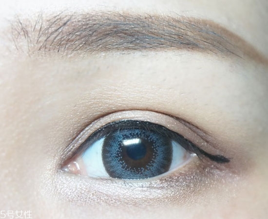 金色眼妝怎么畫(huà)好看 夏日混血妝妝容教程圖解