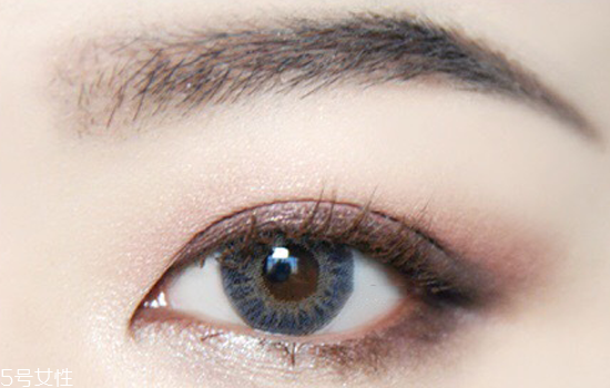 夜店眼妝教程圖片 紫色系眼妝畫法步驟教程 夜店眼妝教程圖片 紫色系眼妝畫法步驟教程