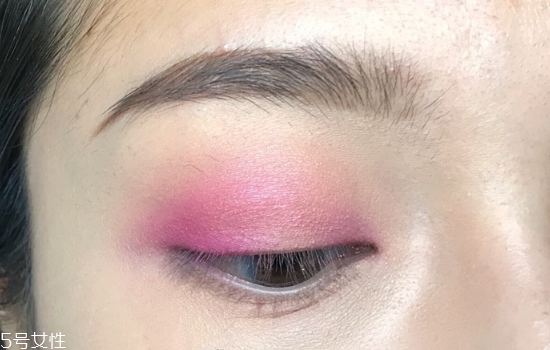 夜店眼妝教程圖片 紫色系眼妝畫法步驟教程 夜店眼妝教程圖片 紫色系眼妝畫法步驟教程