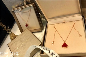 寶格麗扇子項(xiàng)鏈多少錢？寶格麗小扇子項(xiàng)鏈價(jià)格