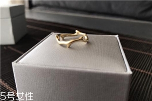 戒指不好摘下來怎么辦？戒指不好取下來怎么辦