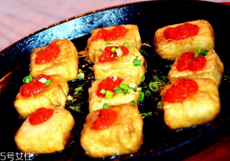 毛豆腐有害嗎 毛豆腐為什么有白毛 毛豆腐有害嗎 毛豆腐為什么有白毛