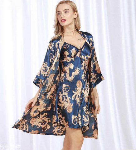 冰絲和亞麻哪個好？冰絲和亞麻的區(qū)別是什么