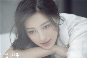 日常妝用什么顏色口紅 適合裸妝的口紅顏色推薦 日常妝用什么顏色口紅 適合裸妝的口紅顏色推薦