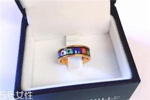 戒指為什么要戴在無(wú)名指上？戒指戴在無(wú)名指的含義