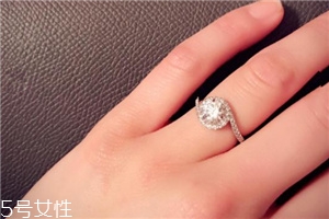 戒指為什么戴左手？戒指戴在左手的原因