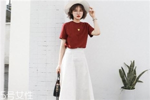 皮膚黃穿什么顏色顯白？適合黃皮女生的衣服顏色