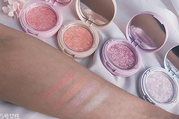 菲詩(shī)小鋪大理石腮紅試色 4個(gè)色號(hào)上臉圖