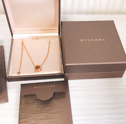 寶格麗彈簧項(xiàng)鏈可以彈嗎？寶格麗彈簧項(xiàng)鏈可以動(dòng)嗎