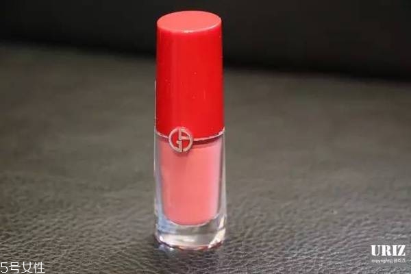 阿瑪尼紅管501和黑管501哪個好看 阿瑪尼唇釉怎么選購 阿瑪尼紅管501和黑管501哪個好看 阿瑪尼唇釉怎么選購