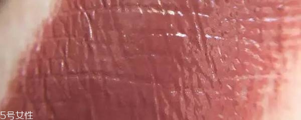 阿瑪尼紅管501和黑管501哪個好看 阿瑪尼唇釉怎么選購 阿瑪尼紅管501和黑管501哪個好看 阿瑪尼唇釉怎么選購