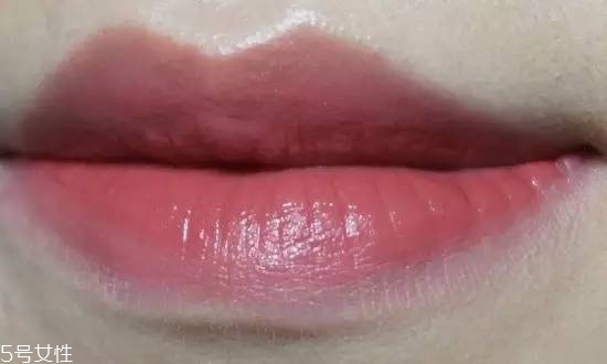 阿瑪尼紅管501和黑管501哪個好看 阿瑪尼唇釉怎么選購 阿瑪尼紅管501和黑管501哪個好看 阿瑪尼唇釉怎么選購