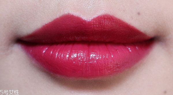 阿瑪尼紅管501和黑管501哪個好看 阿瑪尼唇釉怎么選購 阿瑪尼紅管501和黑管501哪個好看 阿瑪尼唇釉怎么選購