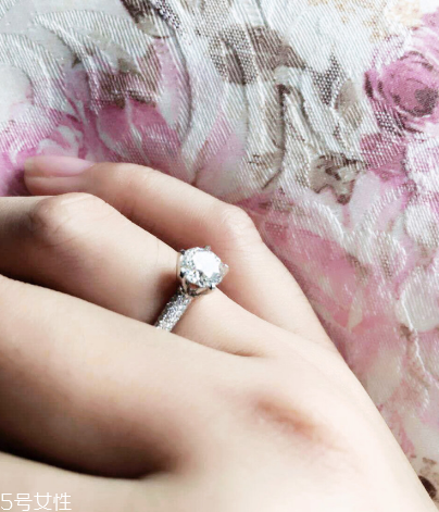 戒指用紅繩怎么綁？戒指綁紅繩教程