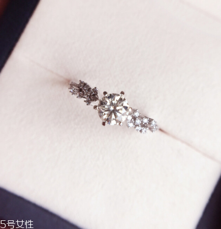 戒指上的小鉆掉了怎么辦？戒指上的鉆掉了怎么處理