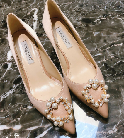 lucia tacci鞋子多少錢(qián)？lucia tacci什么價(jià)位？