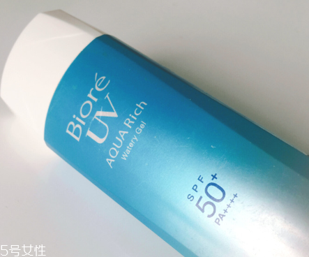 碧柔防曬防水力實測 碧柔2018新版藍(lán)管防水力評估