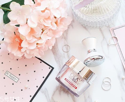 olay微磁導(dǎo)入緊致面膜要敷多久？要15分鐘這么長嗎？