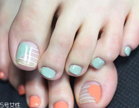 2018腳趾美甲新款式 2018簡單款腳指甲美甲圖片 2018腳趾美甲新款式 2018簡單款腳指甲美甲圖片