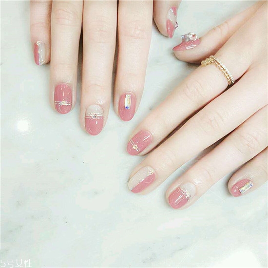 豆沙色美甲圖片大全 豆沙色美甲圖片2022新款式 豆沙色美甲圖片大全 豆沙色美甲圖片2022新款式