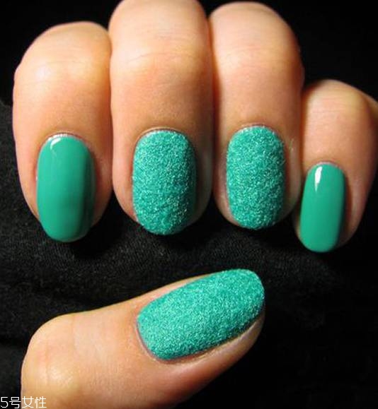 絲絨美甲怎么做教程 絲絨美甲能沾水嗎 絲絨美甲怎么做教程 絲絨美甲能沾水嗎
