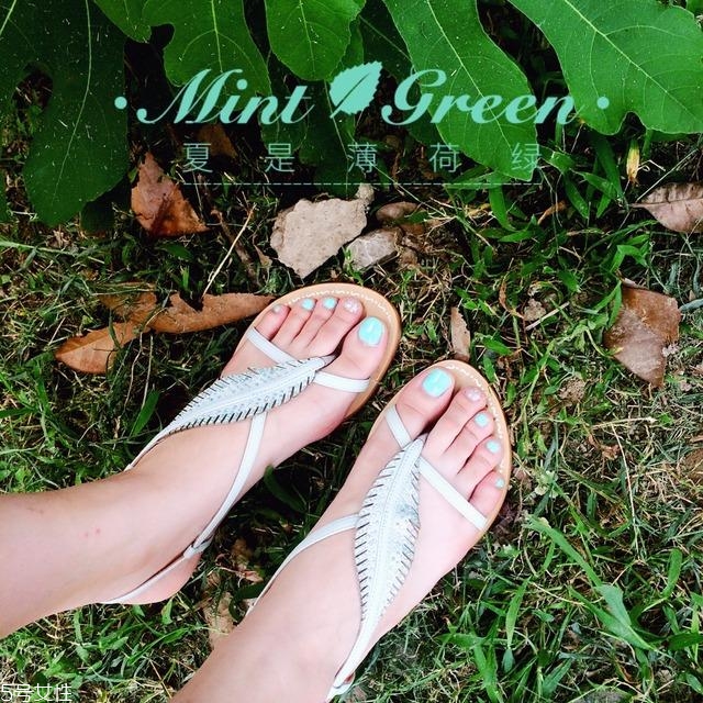 2018腳趾美甲新款式 2018簡單款腳指甲美甲圖片 2018腳趾美甲新款式 2018簡單款腳指甲美甲圖片