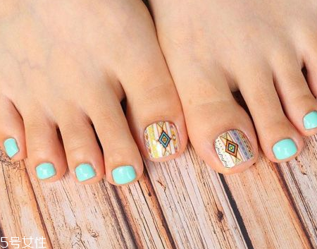 2018腳趾美甲新款式 2018簡單款腳指甲美甲圖片 2018腳趾美甲新款式 2018簡單款腳指甲美甲圖片