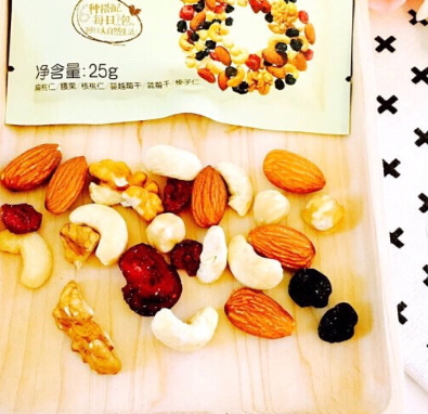 每日?qǐng)?jiān)果ab有什么不同？沃隆每日?qǐng)?jiān)果ab款區(qū)別