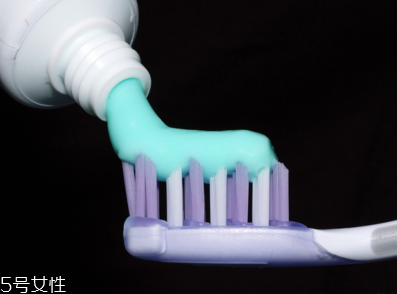 牙膏擠太多會(huì)致癌嗎 牙膏的最佳用量 牙膏擠太多會(huì)致癌嗎 牙膏的最佳用量