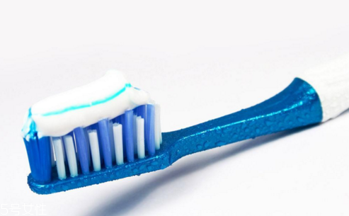 牙膏擠太多會(huì)致癌嗎 牙膏的最佳用量 牙膏擠太多會(huì)致癌嗎 牙膏的最佳用量