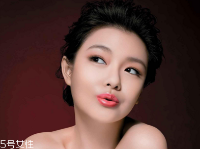 太陽穴長痘痘是什么原因 怎么避免長痘痘 太陽穴長痘痘是什么原因 怎么避免長痘痘