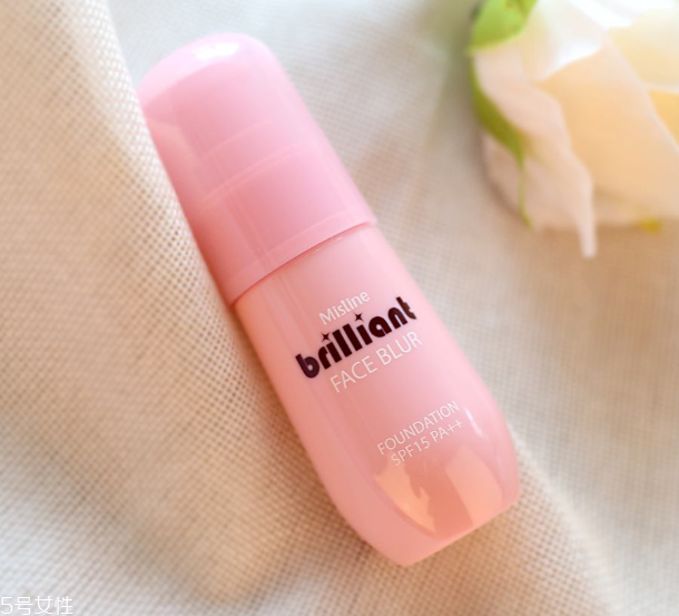 妝前乳是護膚品還是彩妝 妝前乳和乳液什么區(qū)別 妝前乳是護膚品還是彩妝 妝前乳和乳液什么區(qū)別