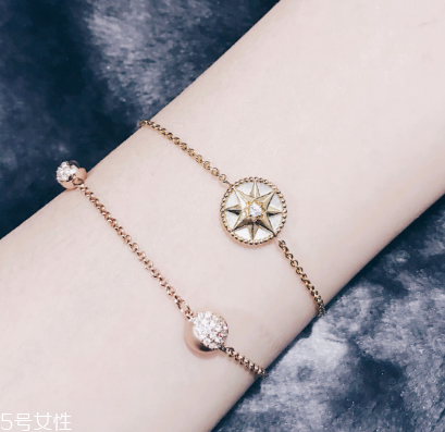 手鏈可以戴右手嗎？手鏈能不能戴在右手