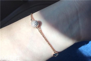 手鏈可以戴著洗澡嗎？手鏈能不能戴著洗澡