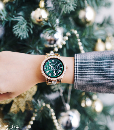 fossil手表怎么調(diào)日期？fossil手表調(diào)時間方法