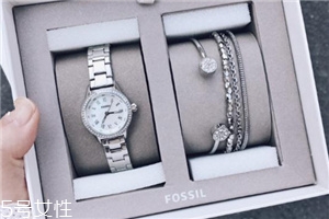 fossil手表防水嗎？fossil手表防水性怎么樣？