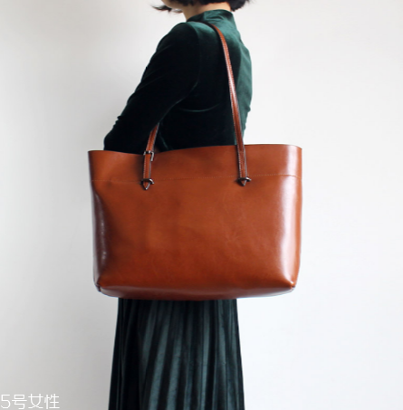 520送女朋友什么樣的包包好？520送什么包包給女票？