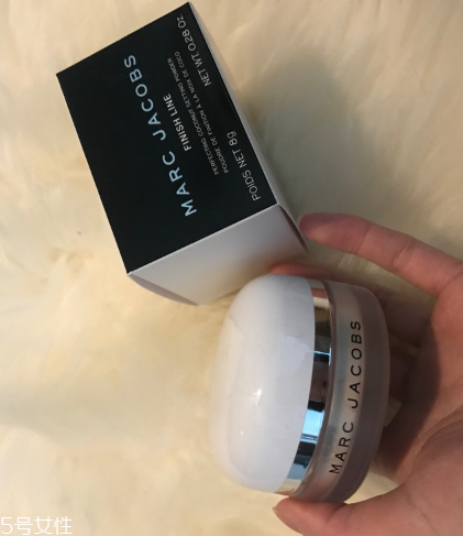 hourglass散粉和marc jacobs散粉哪個好 hourglass散粉和marc jacobs散粉哪個好