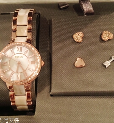 fossil手表多少錢(qián)？fossil手表價(jià)格表