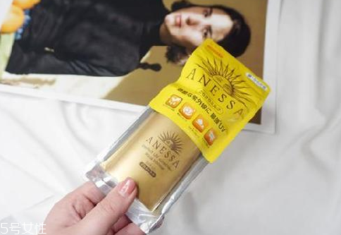 安耐曬和安熱沙一樣嗎 安耐曬和安熱沙有什么區(qū)別 安耐曬和安熱沙一樣嗎 安耐曬和安熱沙有什么區(qū)別