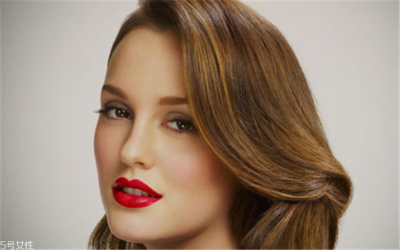 夏天怎么讓妝容自然 妝容自然三點注意 夏天怎么讓妝容自然 妝容自然三點注意