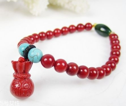 手鏈上刻什么字好？手鏈刻字刻什么