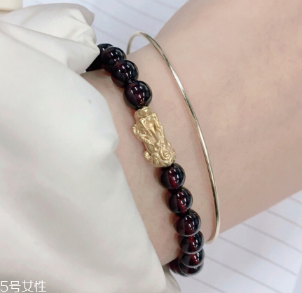 手鏈上有兩個(gè)貔貅好嗎？手鏈可以戴兩個(gè)貔貅嗎？