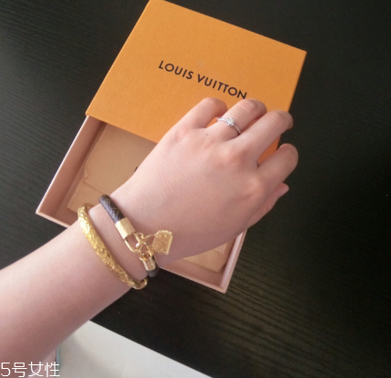 手鏈和手鐲能同時(shí)戴嗎？手鏈和手鐲一起戴好嗎