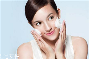 泡沫型洗面奶適合什么膚質(zhì) 怎么挑選合適的洗面奶 泡沫型洗面奶適合什么膚質(zhì) 怎么挑選合適的洗面奶