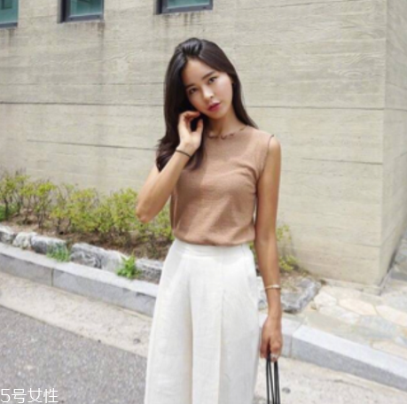 皮膚黑夏天穿什么顏色？黑皮膚適合什么顏色衣服