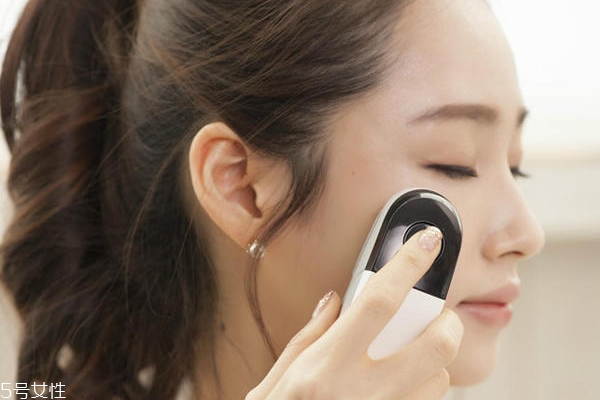 夏天用面霜太油了怎么辦 3個(gè)實(shí)用方法促進(jìn)面霜吸收 夏天用面霜太油了怎么辦 3個(gè)實(shí)用方法促進(jìn)面霜吸收